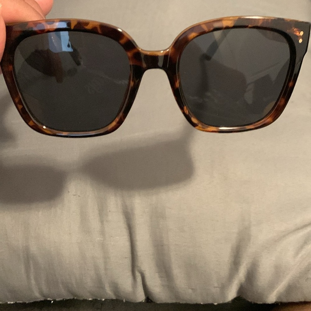 Clearly basic sunglasses 🕶️ - Picture 6 of 6